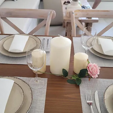 فيلة Stavros Mármara